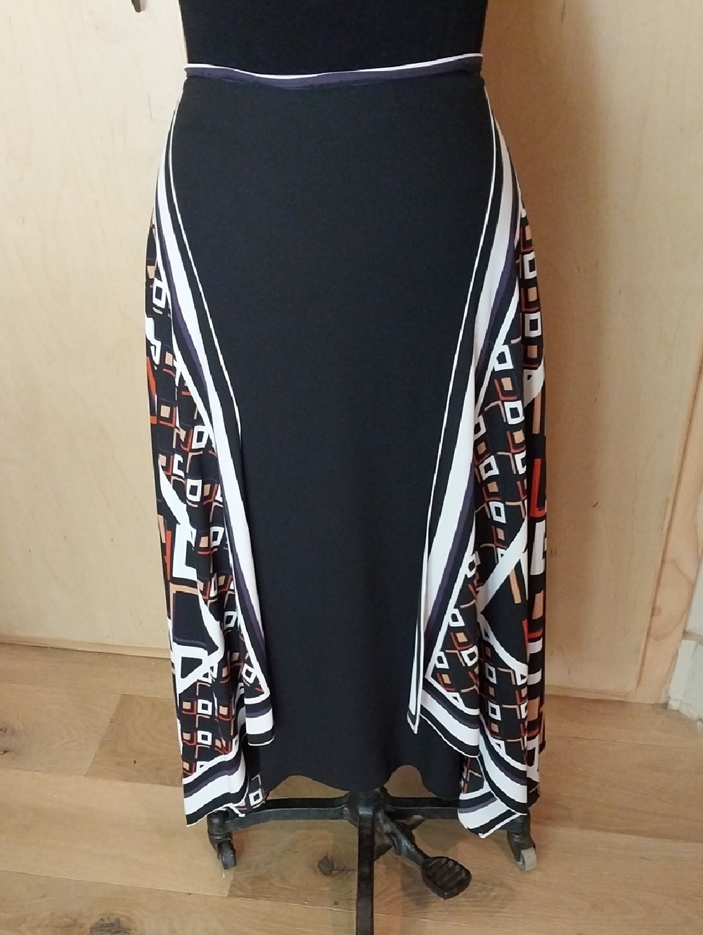 Diane Von Furstenberg Black Geometric Panel Midi Skirt 34" Waist